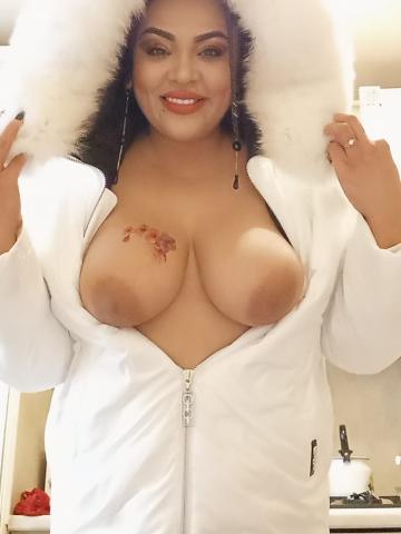 Кайли Горячая Медсестра фото 28